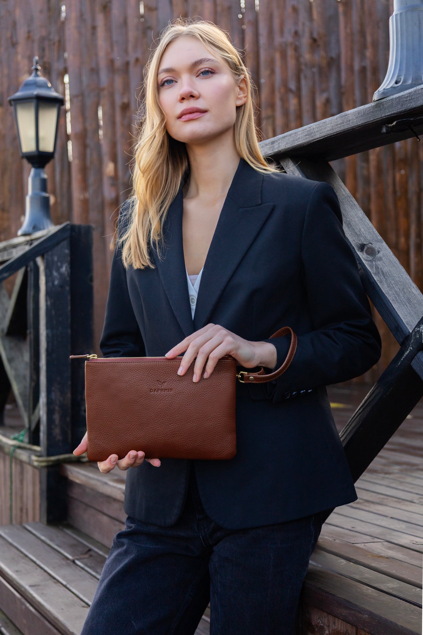 Crossbody Clutch- Daphmin