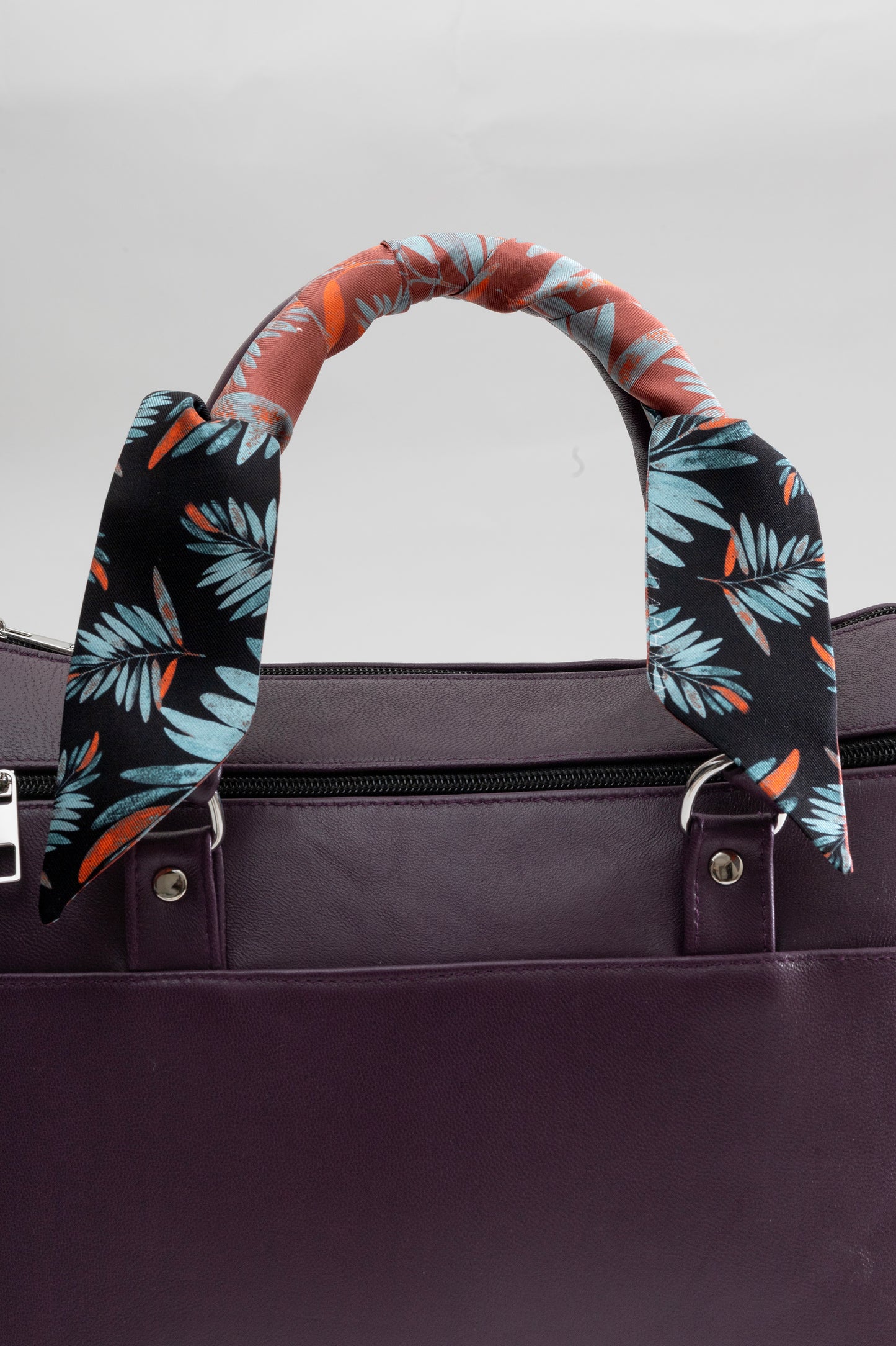Silkeskjerf- Daphmin Twilly – Noir Jardin
