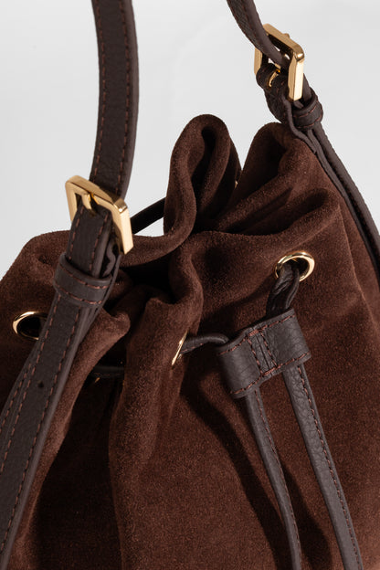 Skulderveske i semsket skinn- Sorella Suede Bucket- Daphmin