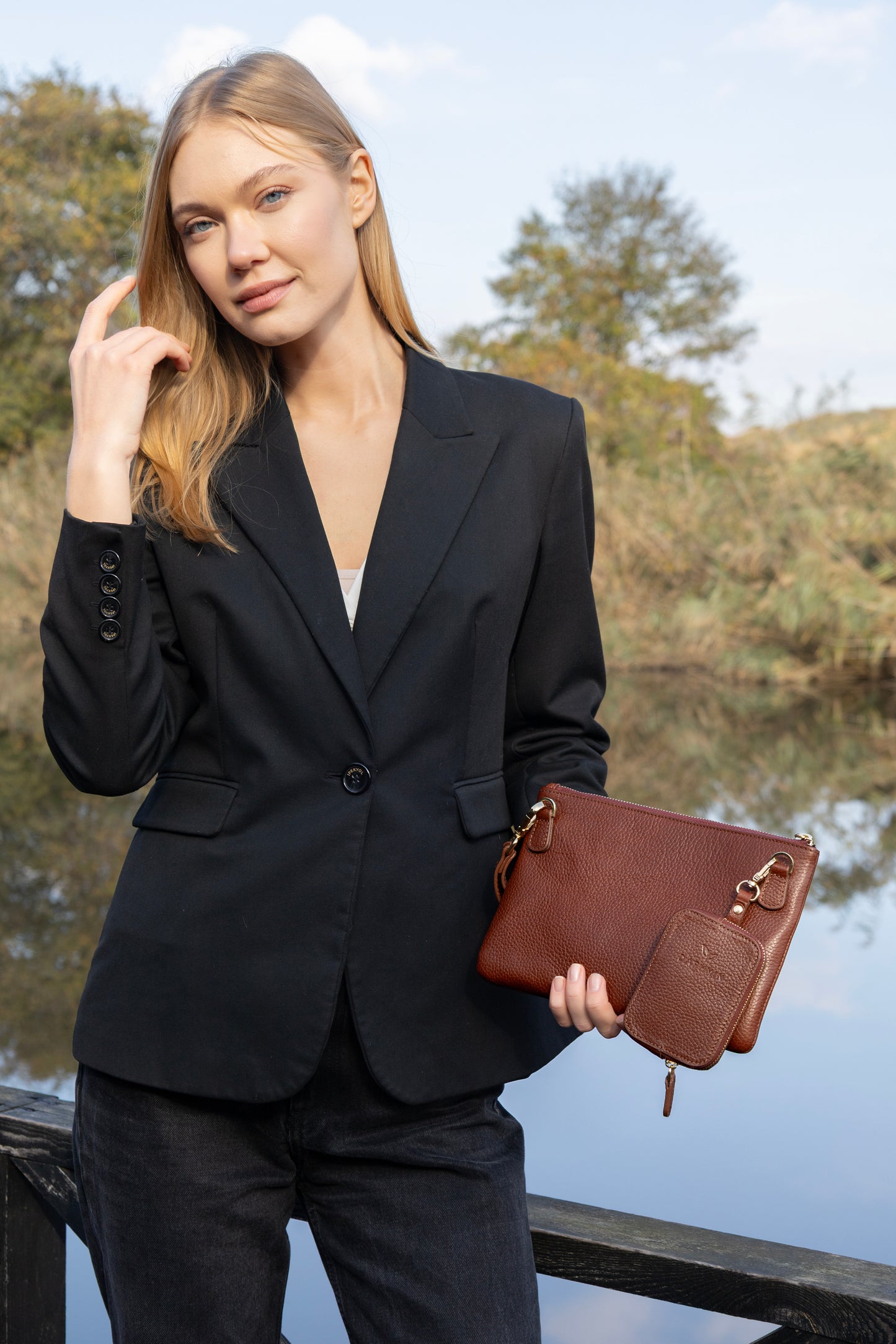 Crossbody Clutch- Daphmin